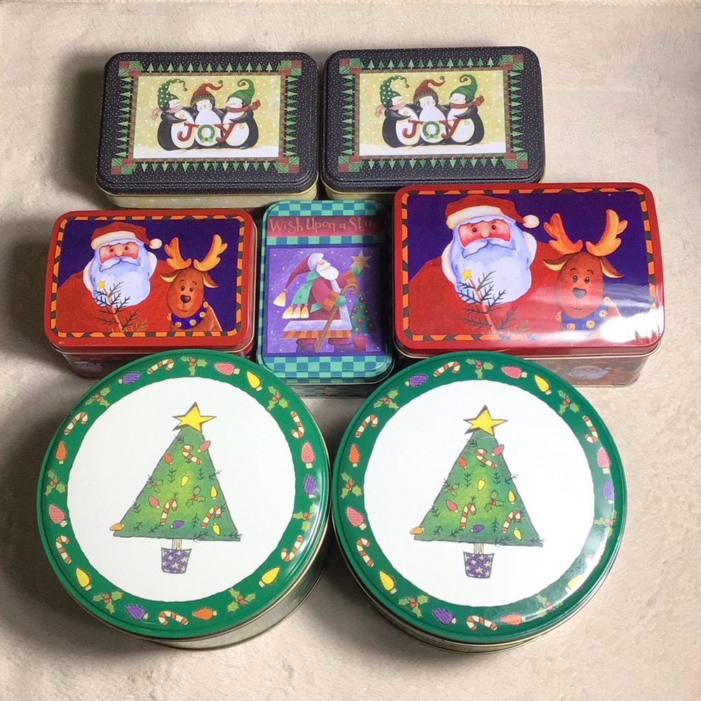 Festive Holiday Tin Set with Christmas Designs